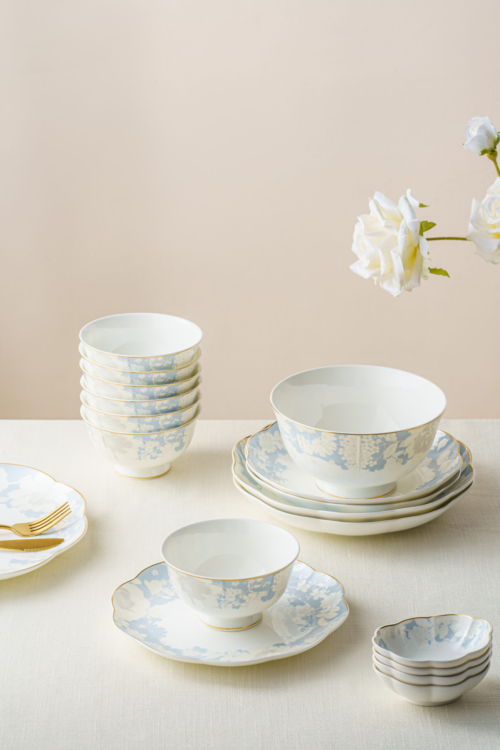 Luxury Blue Tone Bone China Dinnerware Set 36Pcs - 8-Person Service with Hand-Painted Elegance | Premium Gift Boxed in Leather Case, High-End Tableware Collection for Weddings, Corporate Gifting & Holiday Present (Zi Shi Collection) - Image 4