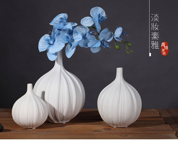 Curated Silhouettes Vase Set: White Ceramic Garlic Bud Vases for Modern Serene Interiors - Image 8